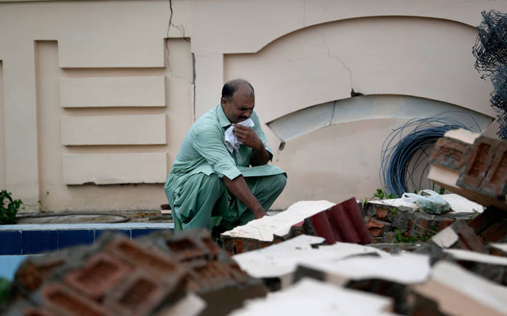 Μεγαλώνει ο απολογισμός των θυμάτων από τον σεισμό στο Πακιστάν