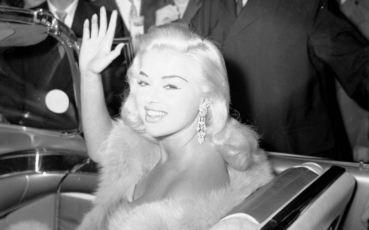 Πέθανε ο γιος της Diana Dors: Έπινε σαμπάνια με το μπιμπερό και ήταν χρήστης ναρκωτικών από τα 9 του