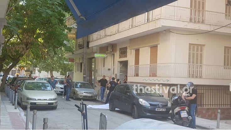 Θεσσαλονίκη: Βουτιά θανάτου για άνδρα από τον 2ο όροφο πολυκατοικίας