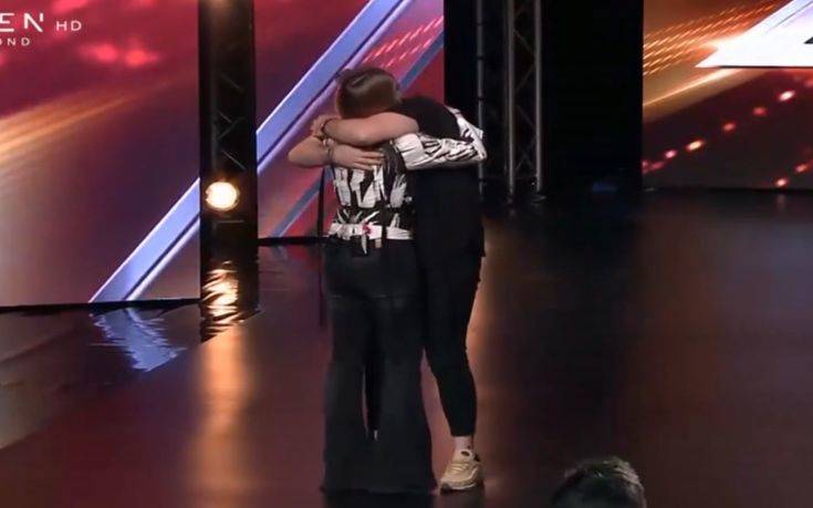 X-Factor: Τον απέρριψαν και εκείνος ζήτησε να πάρει αγκαλιά την Ασλανίδου