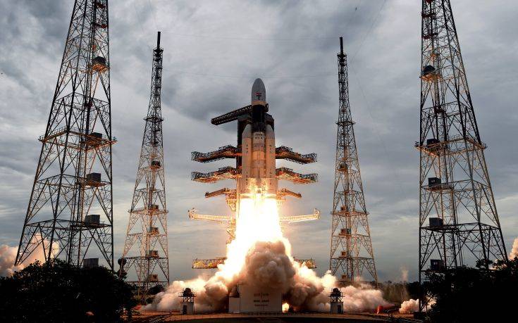 Η Ινδία έχασε επαφή με την άκατο προσελήνωσης Vikram του Chandrayaan-2