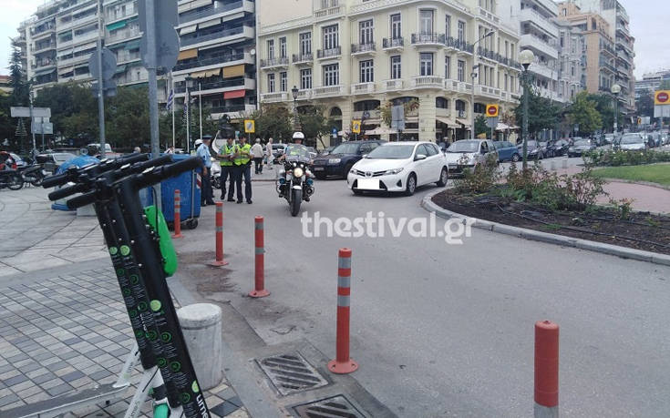 «Σκούπα» της Αστυνομίας για παράνομα σταθμευμένες μηχανές στη Θεσσαλονίκη