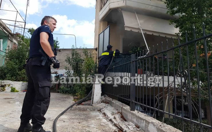 Λαμία: Μεγάλη κινητοποίηση της πυροσβεστικής για φωτιά σε διαμέρισμα