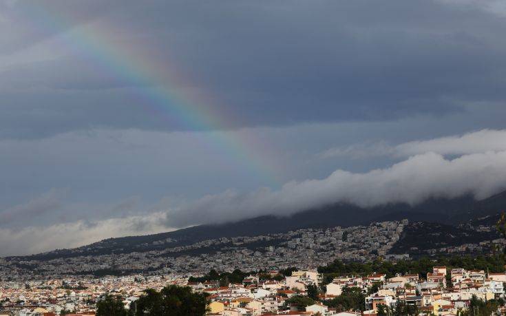 Καιρός: Παρασκευή με ήλιο αλλά και καταιγίδες