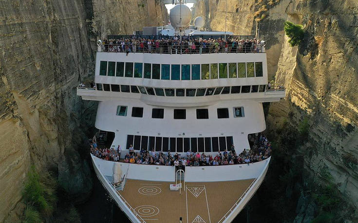 Εντυπωσιακές εικόνες από κρουαζιερόπλοιο που διασχίζει τον Ισθμό της Κορίνθου