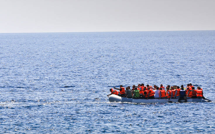 Τουρκία: Καταγγελίες ότι η ελληνική ακτοφυλακή πυροβόλησε πάνω από 100 φορές σκάφος με πρόσφυγες
