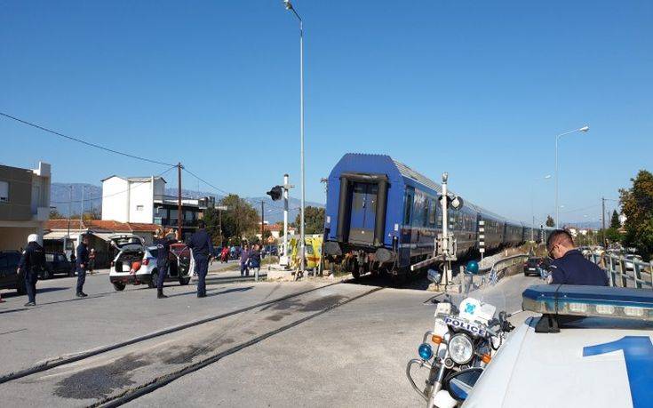 Τρίκαλα: Τρένο συνέτριψε αυτοκίνητο – Τραυματίστηκε θανάσιμα η οδηγός