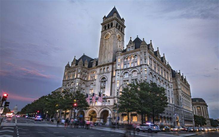 Ο Τραμπ βάζει πωλητήριο στο πολυτελές ξενοδοχείο του στην Ουάσιγκτον