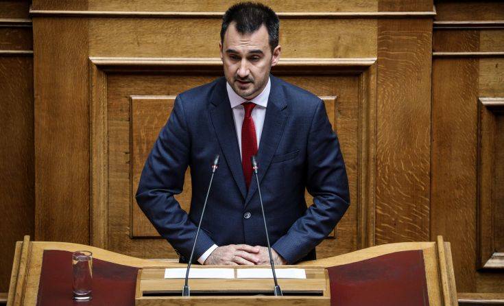 Χαρίτσης: Η κυβέρνηση ετοιμάζεται για νέες περικοπές στους ελεύθερους επαγγελματίες