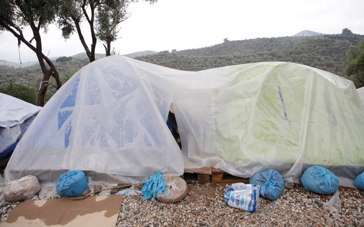 Μυτιλήνη: 668 αιτούντες άσυλο μετακινήθηκαν από τη Μόρια στη Ριτσώνα