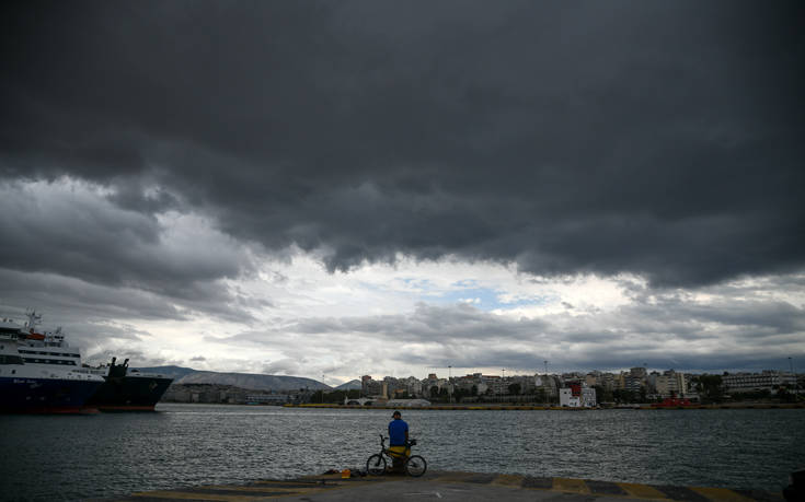 Κακοκαιρία Γηρυόνης: Δεμένα τα δελφίνια με προορισμό τον Αργοσαρωνικό