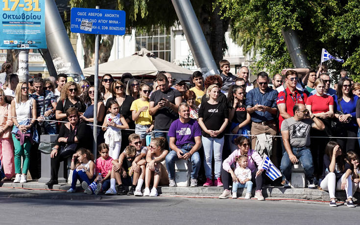 Το σχοινί της παρέλασης παραλίγο να σκοτώσει 13χρονο