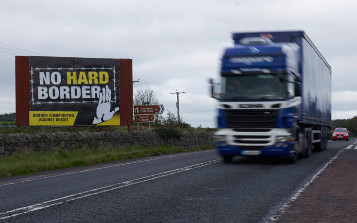 «Η Βόρεια Ιρλανδία δεν θα δεχτεί παραμονή στην τελωνειακή ένωση με την ΕΕ»
