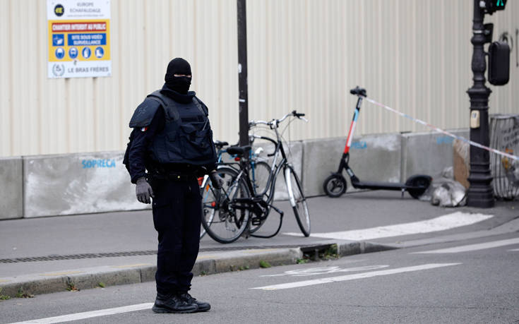 Πέντε συλλήψεις για την επίθεση στο αρχηγείο της αστυνομίας στο Παρίσι