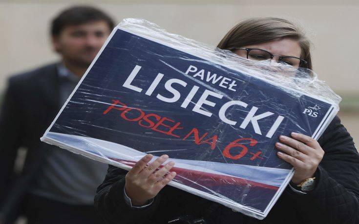 Στις κάλπες οι Πολωνοί για την ανάδειξη νέου κοινοβουλίου