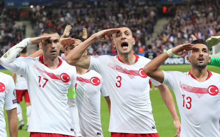 UEFA: Δεν τιμωρήθηκαν οι Τούρκοι για τον στρατιωτικό χαιρετισμό