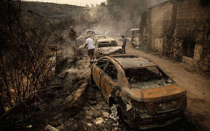 Λίβανος: Στάχτες παντού και 3 νεκρούς άφησαν πίσω οι μεγάλες φωτιές