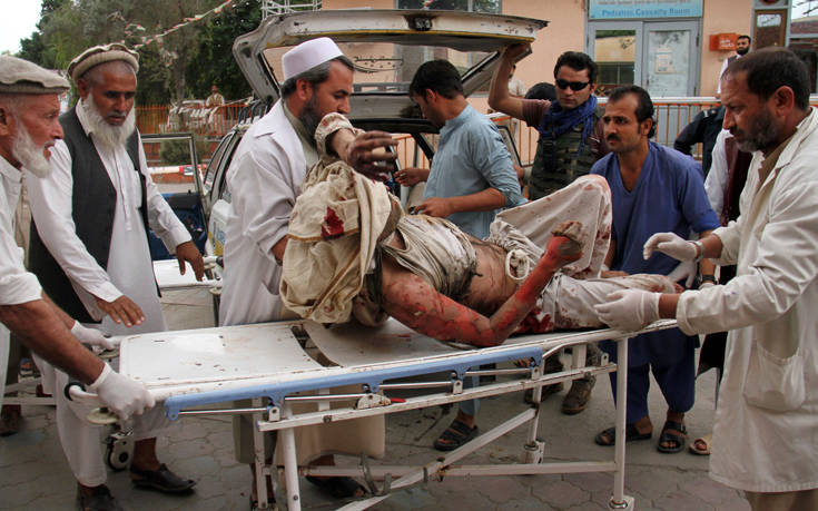 Τουλάχιστον 62 νεκροί και πάνω από 100 τραυματίες από εκρήξεις σε τζαμί στο Αφγανιστάν