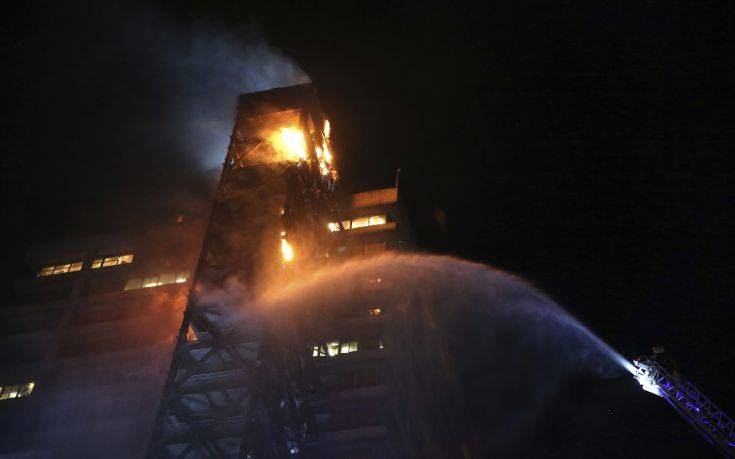 Τρεις νεκροί από πυρκαγιά σε σούπερ μάρκετ στο Σαντιάγο