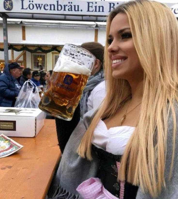 Τα κορίτσια του Oktoberfest που τραβούν τα βλέμματα