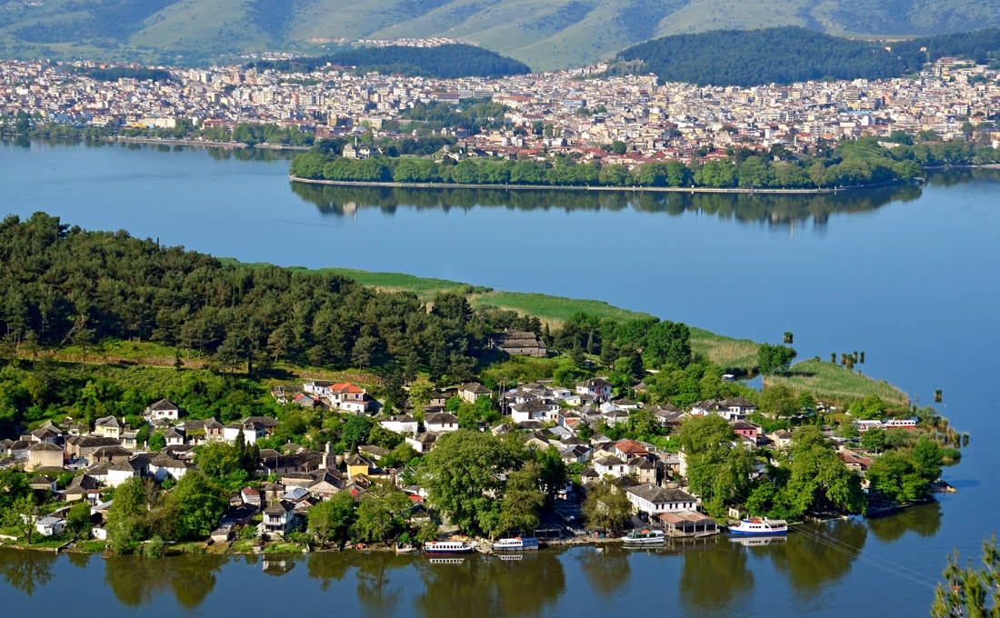 Ιωάννινα, η πόλη δίπλα στη λίμνη