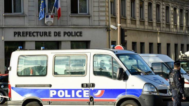 Δεν παραιτείται ο Γάλλος υπουργός Εσωτερικών για την σφαγή στο Παρίσι