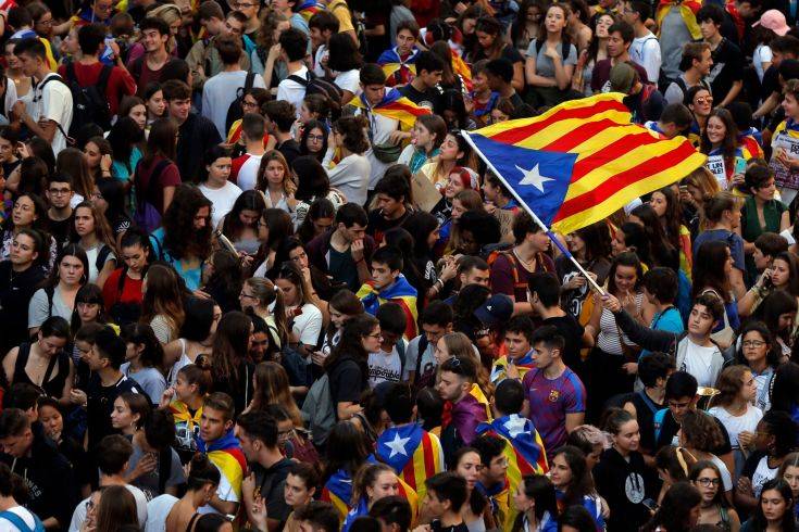 Βαρκελώνη: Στους 180 οι τραυματίες από τις βίαιες συγκρούσεις