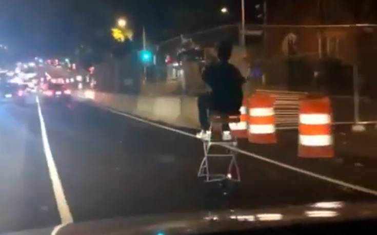 Ο άρχοντας της πατέντας έφτιαξε το δικό του ηλεκτρικό πατίνι