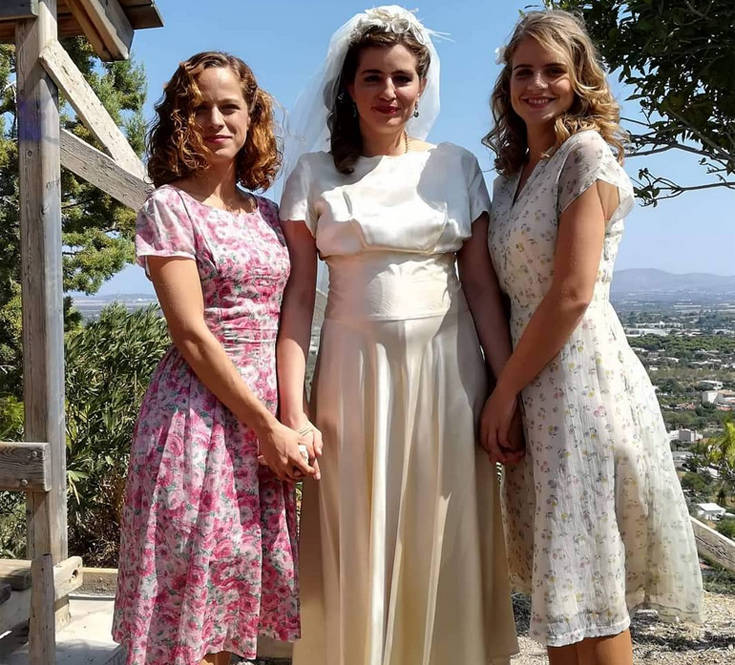 Fwto H Drosw Apo Tis Agries Melisses Klebei Tis Entypwseis Skai Patras