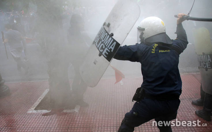 Ένταση, συγκρούσεις και χημικά στο πανεκπαιδευτικό συλλαλητήριο