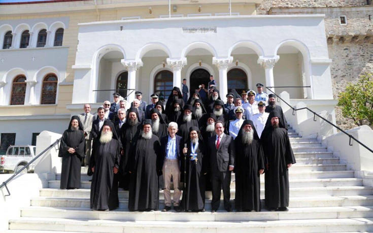Η Ιερά Κοινότητα αναγνωρίζει την προσφορά Δήμτσα στη διοίκηση του Αγίου Όρους