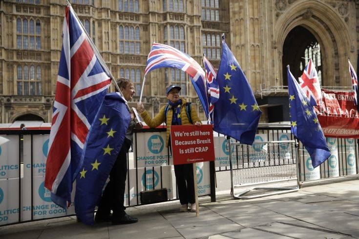 Brexit: «Η μπάλα και πάλι στο βρετανικό Κοινοβούλιο»
