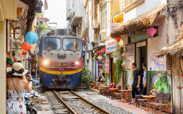 Έκλεισε ο φημισμένος και πολυφωτογραφημένος «δρόμος του τρένου» στο Ανόι