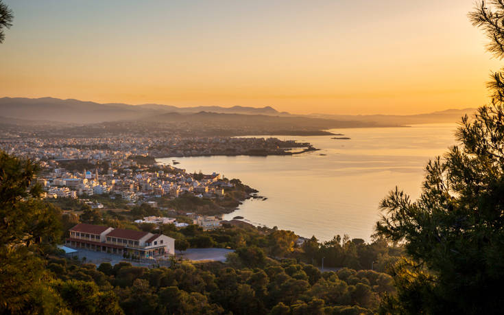 Από εδώ απολαμβάνετε την καλύτερη θέα στα Χανιά