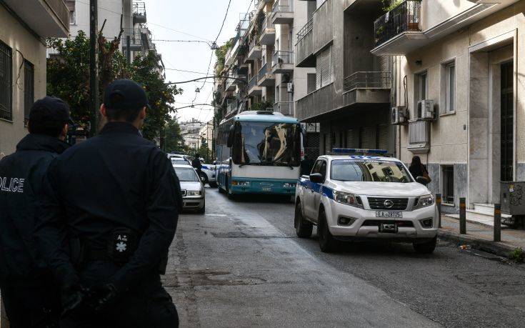 Εξάρχεια: Παραμένουν στο σημείο αστυνομικές δυνάμεις, αποκλεισμένη η περιοχή