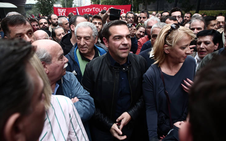 Το twitter σχολιάζει την απόφαση του Τσίπρα να ηγηθεί της πορείας για το Πολυτεχνείο