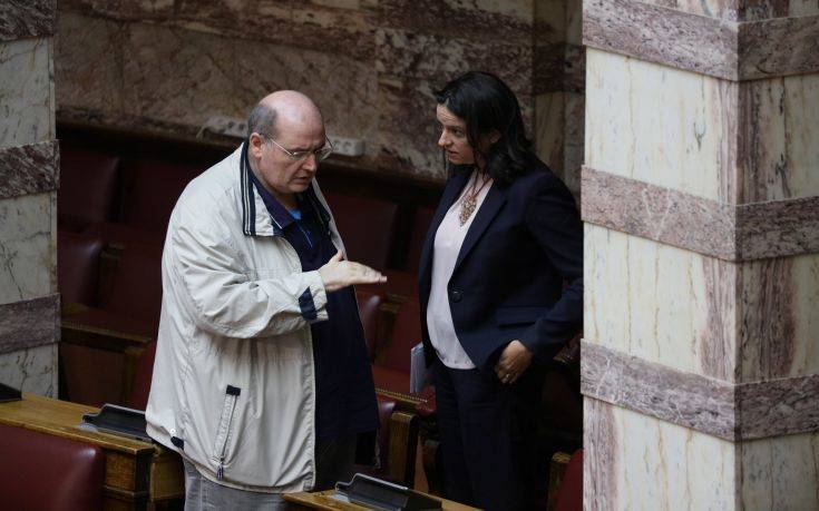 Σκληρή κόντρα Κεραμέως – Φίλη για την ΑΣΟΕΕ: «Είστε υπεύθυνη προσωπικά για οτιδήποτε συμβεί στο τριήμερο»