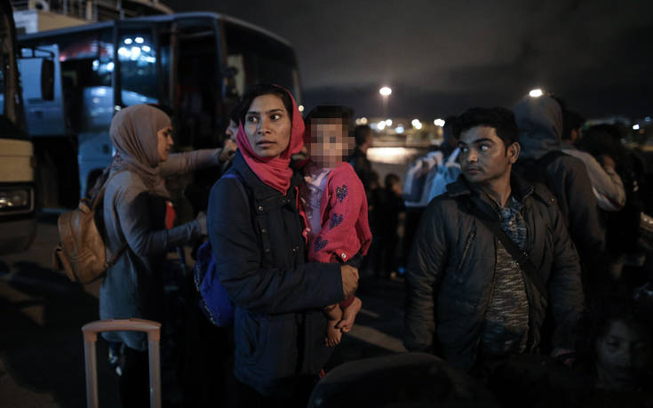 Μεταναστευτικό: Στον Πειραιά 155 πρόσφυγες και μετανάστες