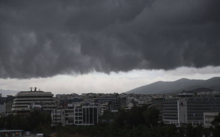 «Καμπανάκι» Αρναούτογλου για τον καιρό αύριο: Χρειάζεται προσοχή στην Αττική