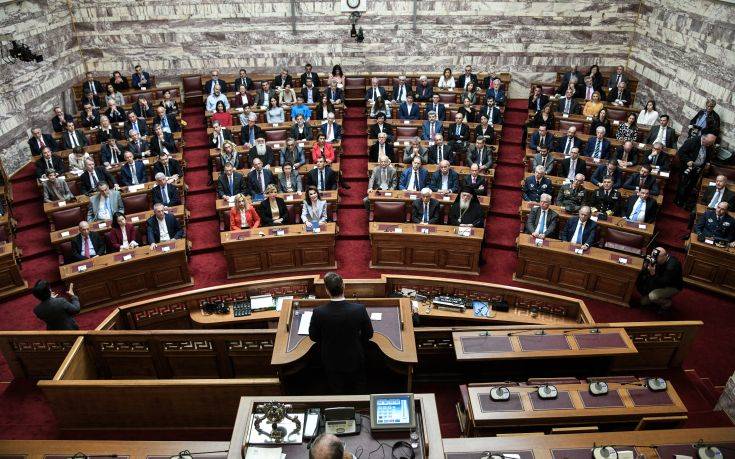 Ελλάδα 2021: Πανηγυρική έναρξη στη Βουλή, τι δήλωσαν Αγγελοπούλου &#8211; Μητσοτάκης