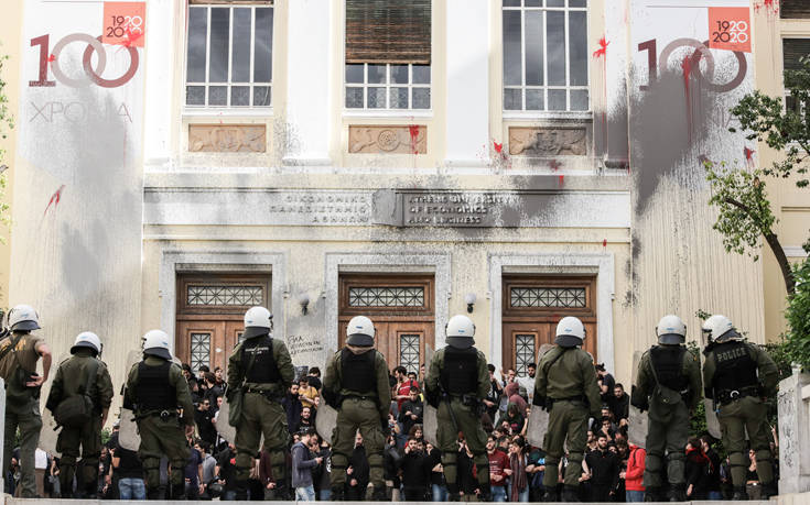 ΑΣΟΕΕ: Ανακατάληψη του υπογείου – «Το στέκι θα είναι πάντα δικό μας»