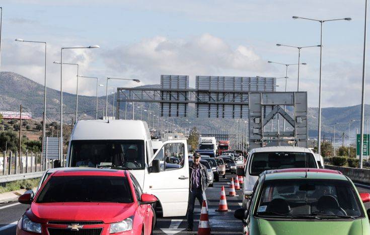 Σε μια λωρίδα κυκλοφορίας η κίνηση από το 60ο έως το 65ο χλμ. της Αθηνών – Κορίνθου