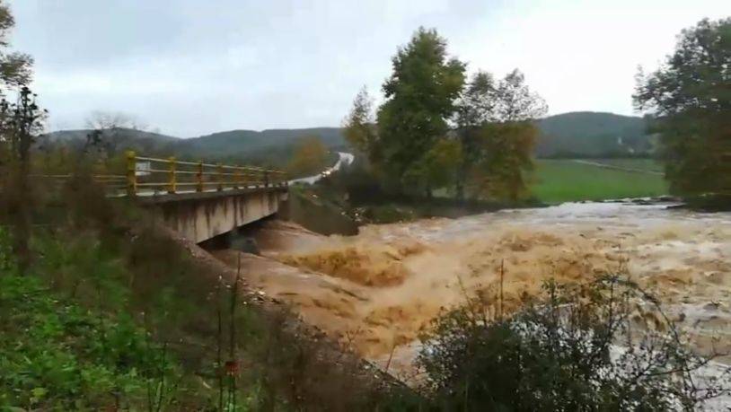 Έκλεισαν δύο δρόμοι στη Χαλκιδική λόγω συσσώρευσης υδάτων