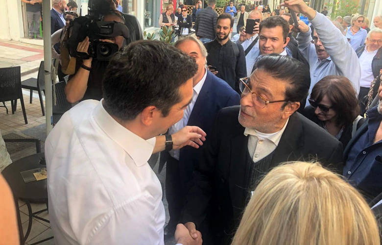 Αλέξης Τσίπρας – Γιώργος Μάγκας: Τα χαμόγελα, οι θερμές χειραψίες και ο απίστευτος διάλογος τους