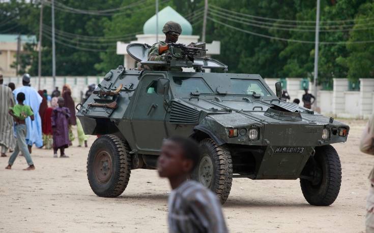 Επίθεση σε αυτοκινητοπομπή στη Νιγηρία: Τουλάχιστον 10 νεκροί στρατιώτες
