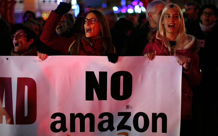 Black Friday 2019: Διαμαρτυρία στη Γαλλία κατά της Amazon και της υπερκατανάλωσης