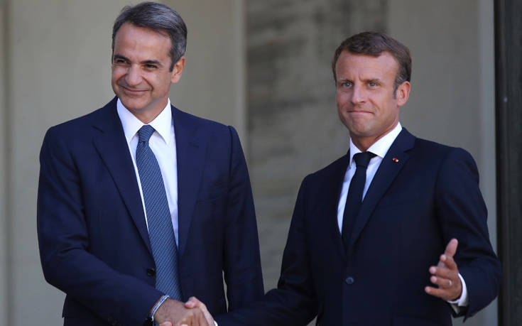 Τηλεφωνική επικοινωνία Μητσοτάκη-Μακρόν για μεταναστευτικό και Τουρκία