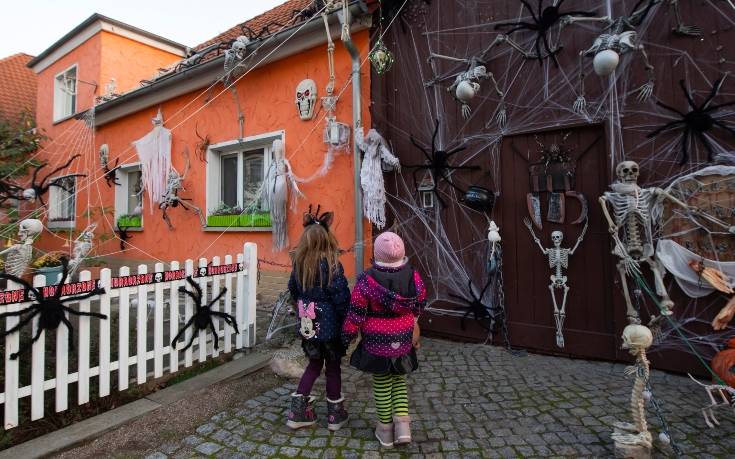 Halloween 2019: 3χρονο κοριτσάκι μπέρδεψε τα γλυκά με&#8230; ισχυρά χάπια