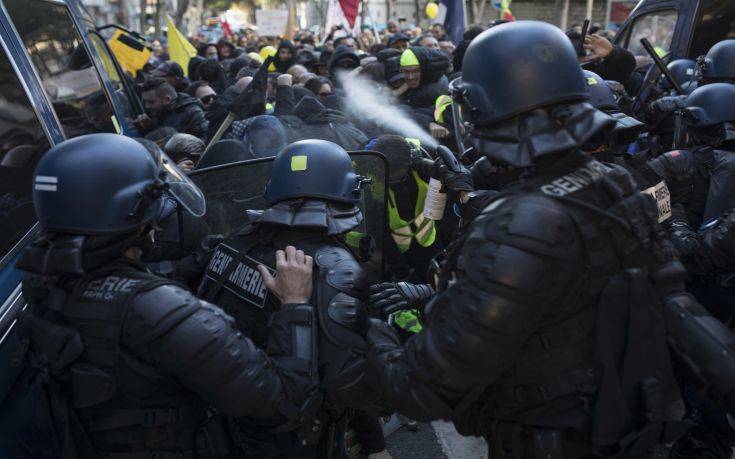 Ένας χρόνος Κίτρινα Γιλέκα: Πάνω από 120 συλλήψεις για τα επεισόδια