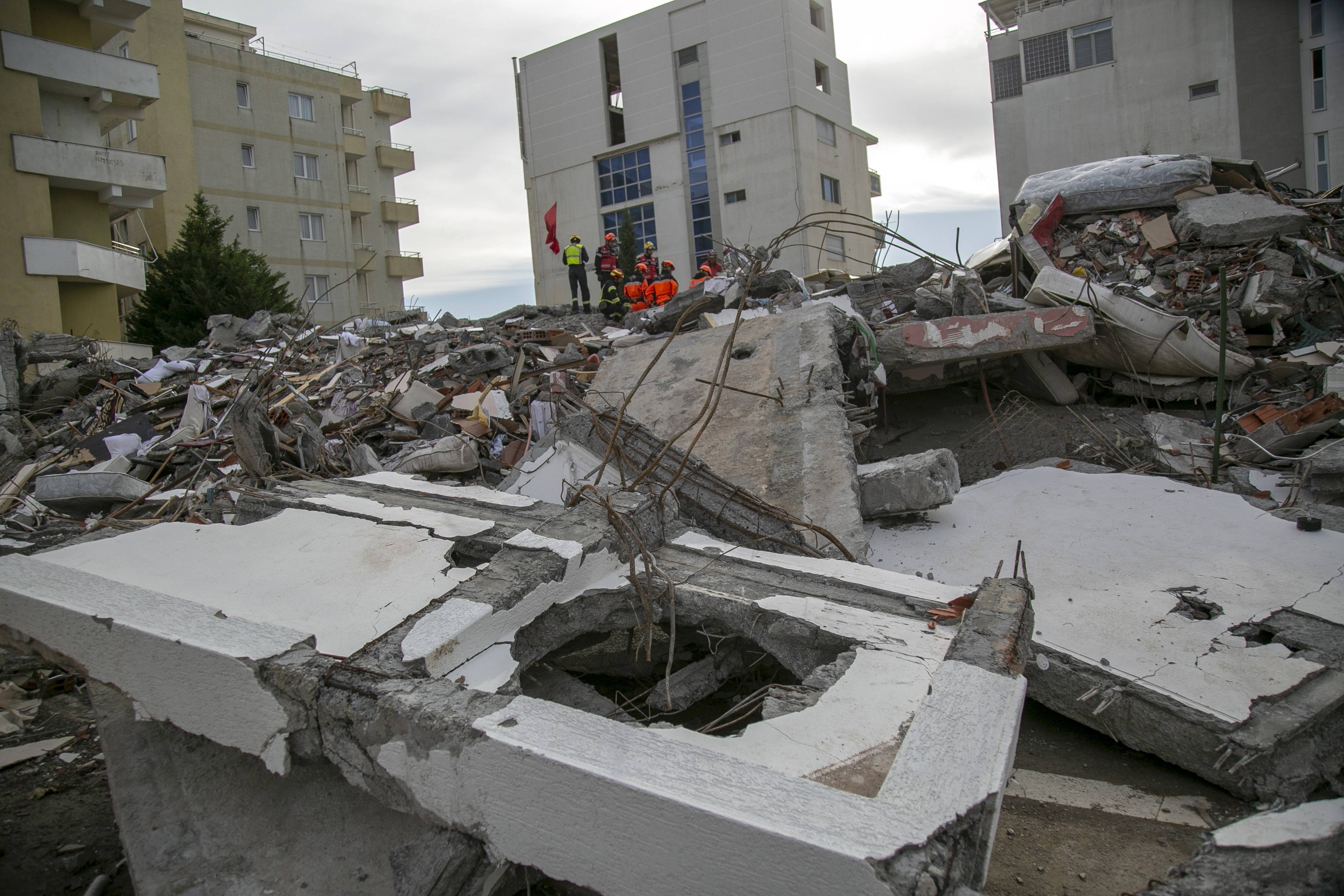 Στους 50 ανέρχονται οι νεκροί από τον φονικό σεισμό στην Αλβανία